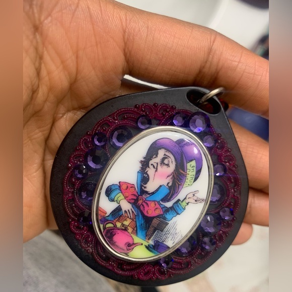 ACID HATTER NECKLACE - Picture 5 of 8